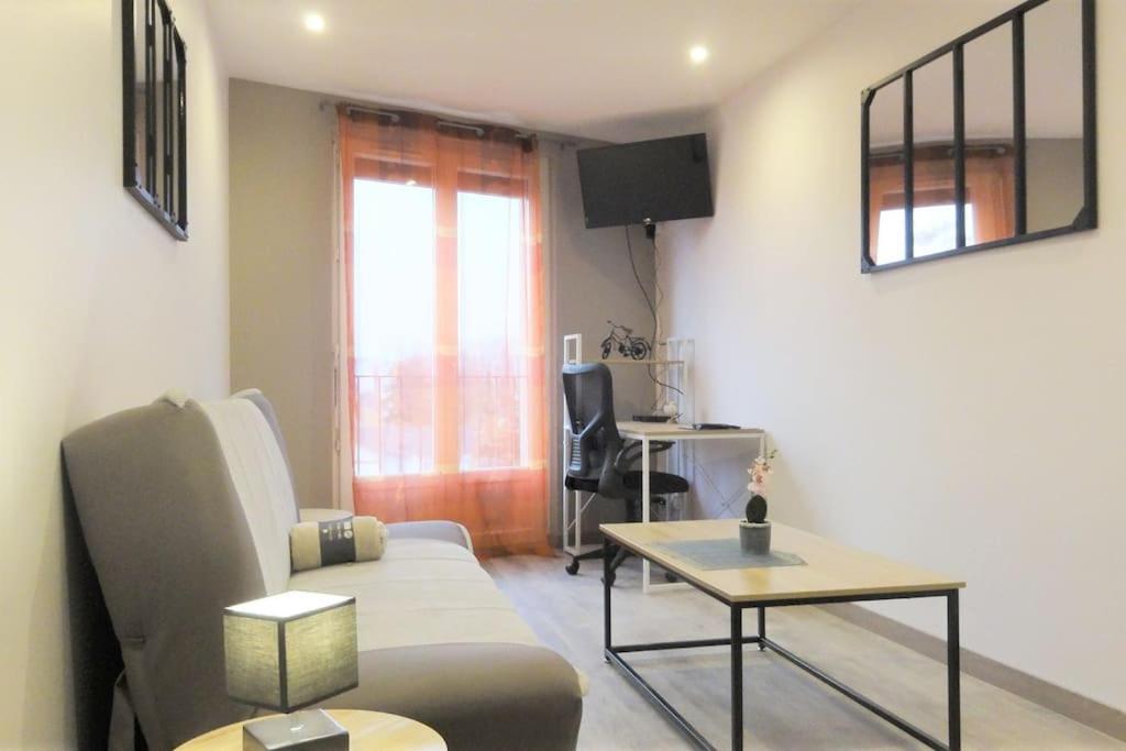 Ferienwohnung Le Belvedere Dernier Etage Avec Terrasse Wifi Fibre Tarbes Exterior foto