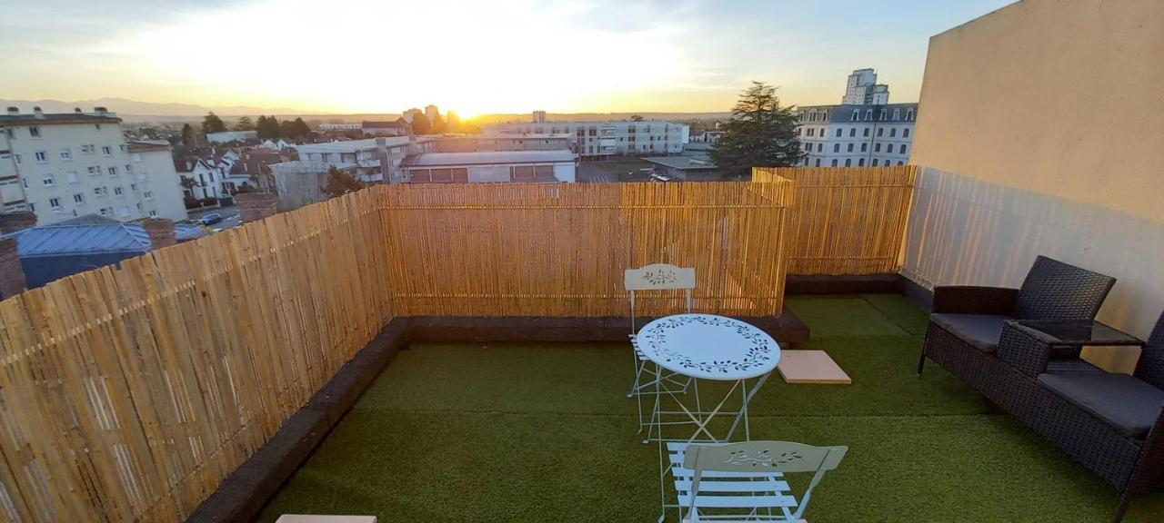 Ferienwohnung Le Belvedere Dernier Etage Avec Terrasse Wifi Fibre Tarbes Exterior foto